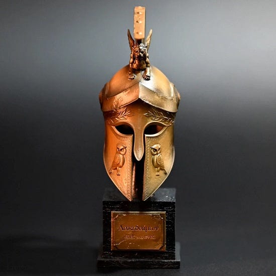 ALDO Arts & Entertainment > Hobbies & Creative Arts > Collectibles > Scale Models Ancient Spartan Ogfficer Helmet Desktop Statue