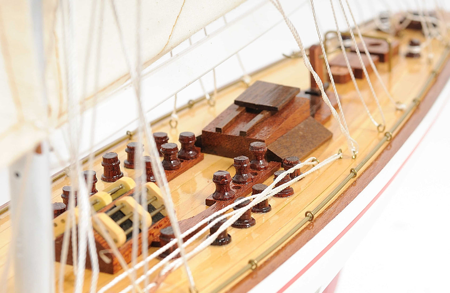 ALDO Creative Arts >Collectibles> Scale Model America's Cup Racing Yacht Endeavour L 60 Red and White Sailboat Wood Model by Authentic Models