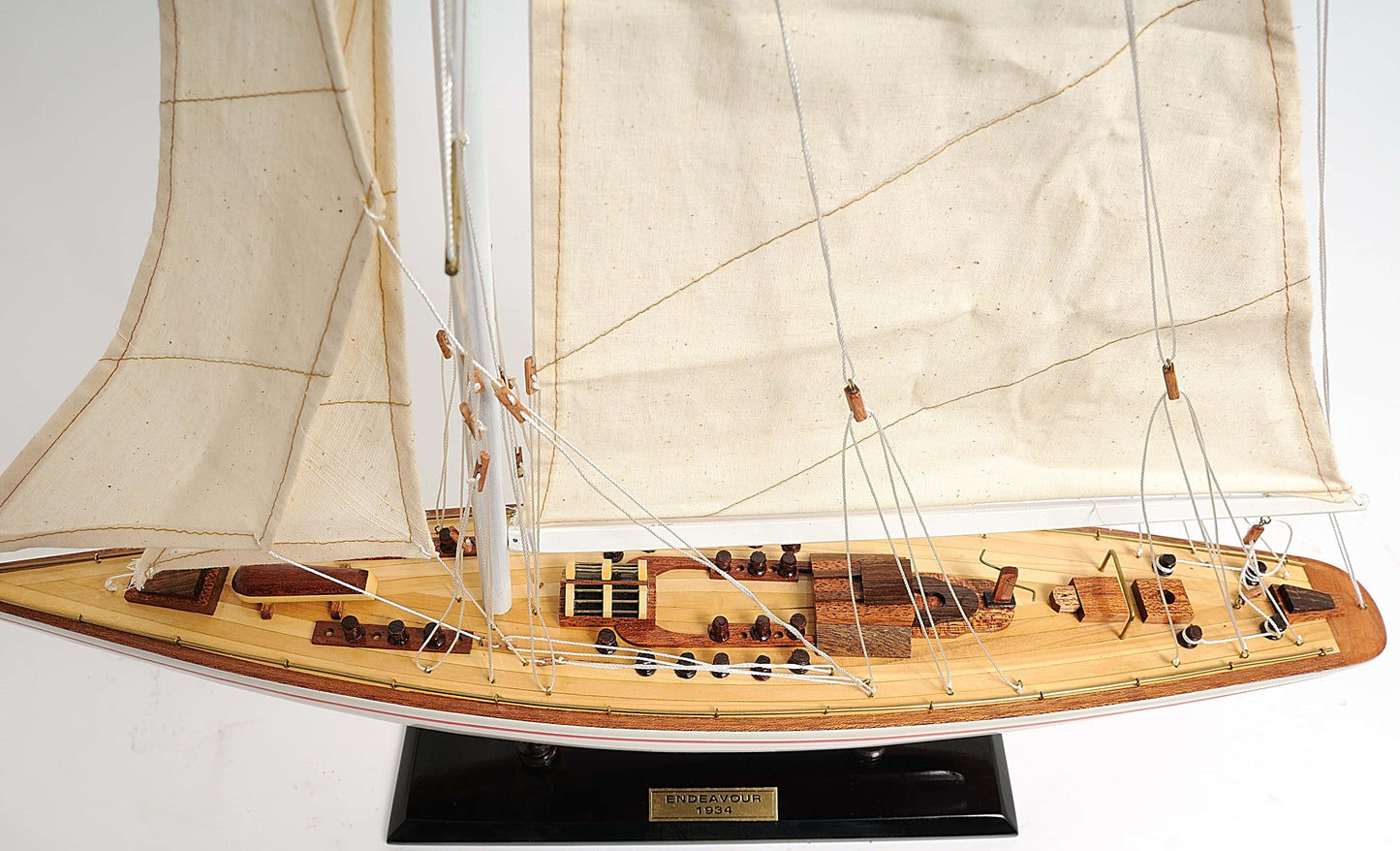 ALDO Creative Arts >Collectibles> Scale Model America's Cup Racing Yacht Endeavour L 60 Red and White Sailboat Wood Model by Authentic Models