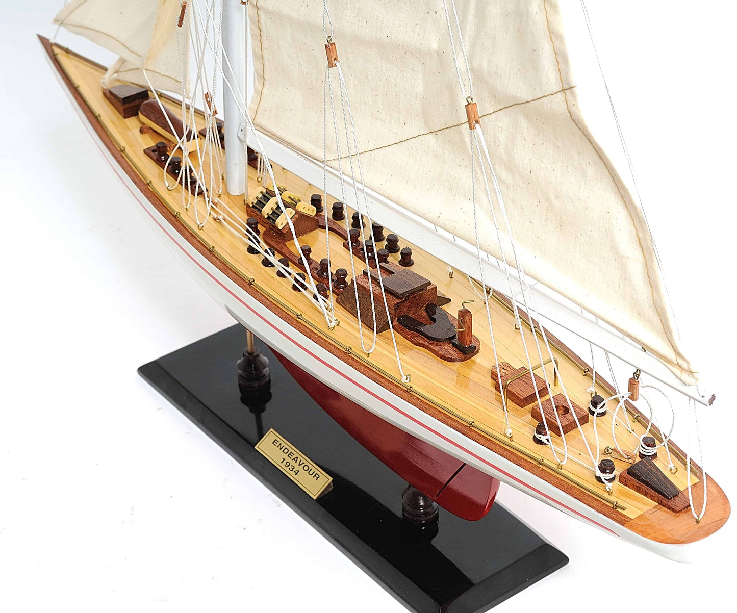 ALDO Creative Arts >Collectibles> Scale Model America's Cup Racing Yacht Endeavour L 60 Red and White Sailboat Wood Model by Authentic Models