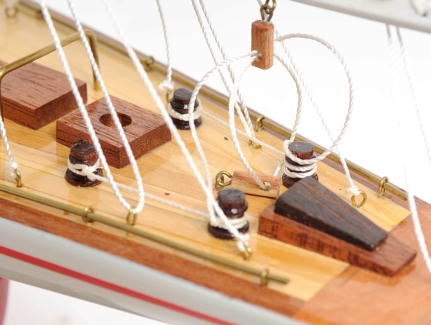 ALDO Creative Arts >Collectibles> Scale Model America's Cup Racing Yacht Endeavour L 60 Red and White Sailboat Wood Model by Authentic Models