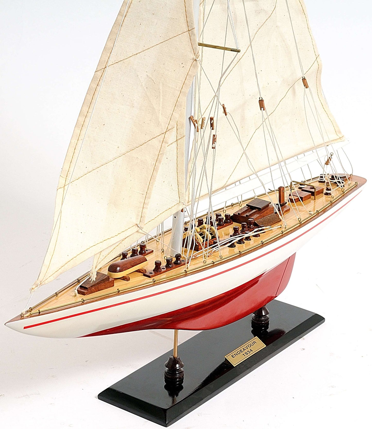 ALDO Creative Arts >Collectibles> Scale Model America's Cup Racing Yacht Endeavour L 60 Red and White Sailboat Wood Model by Authentic Models