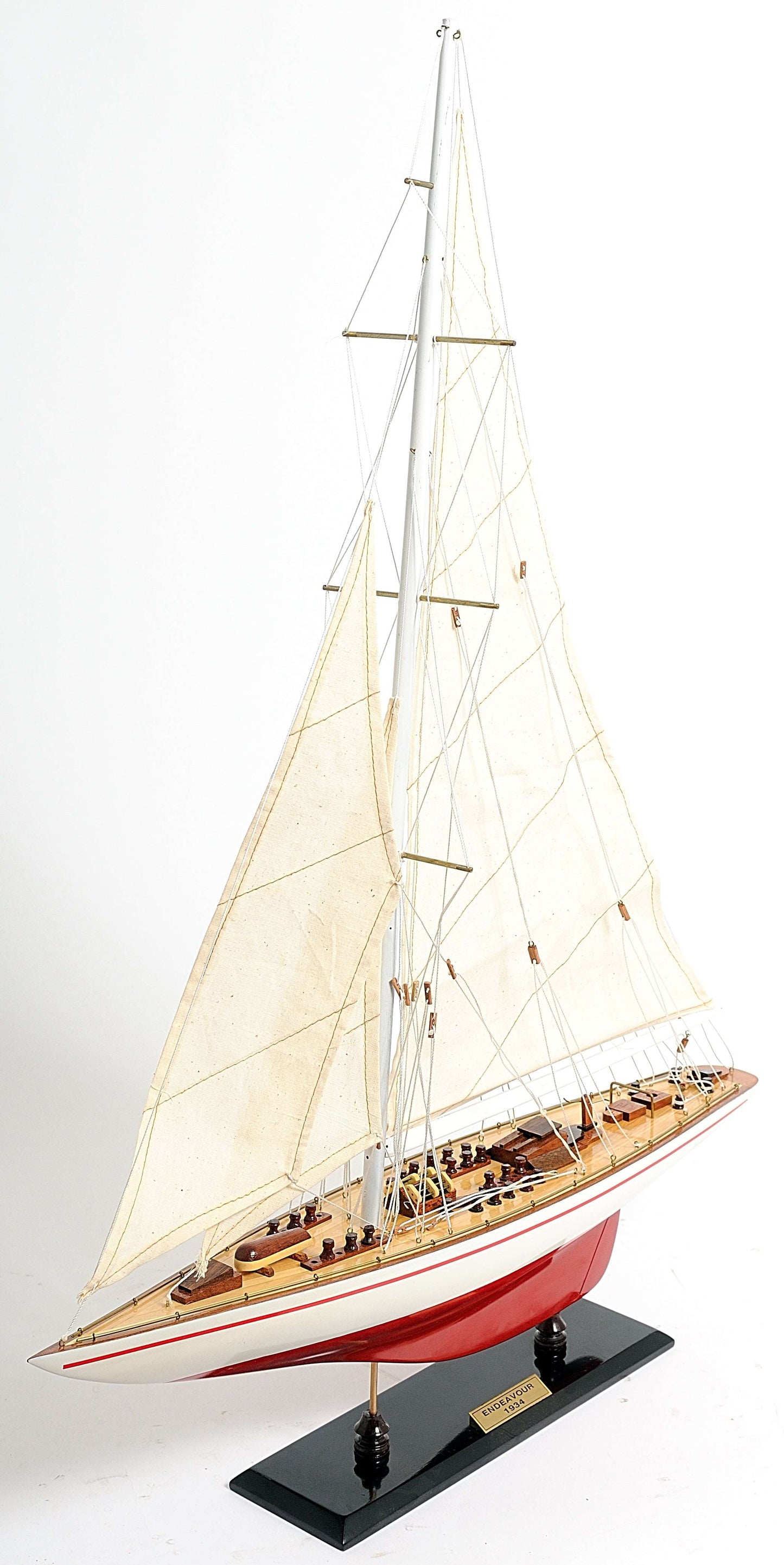 ALDO Creative Arts >Collectibles> Scale Model America's Cup Racing Yacht Endeavour L 60 Red and White Sailboat Wood Model by Authentic Models
