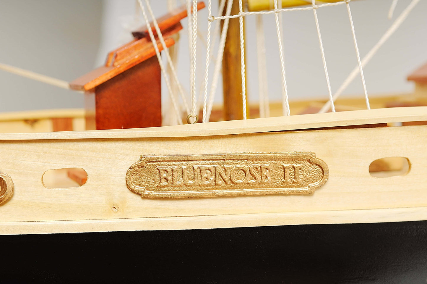 ALDO Creative Arts Collectibles Scale Model Bluenose II Painted Racing Yacht Sailboat Medium Wood Model Ship