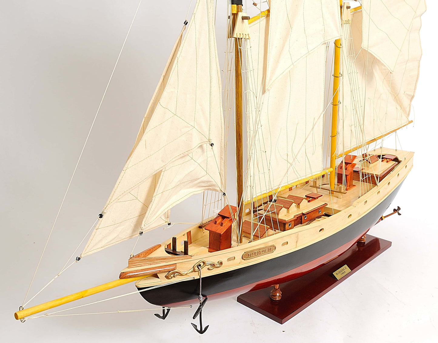 ALDO Creative Arts Collectibles Scale Model Bluenose II Painted Racing Yacht Sailboat Medium Wood Model Ship