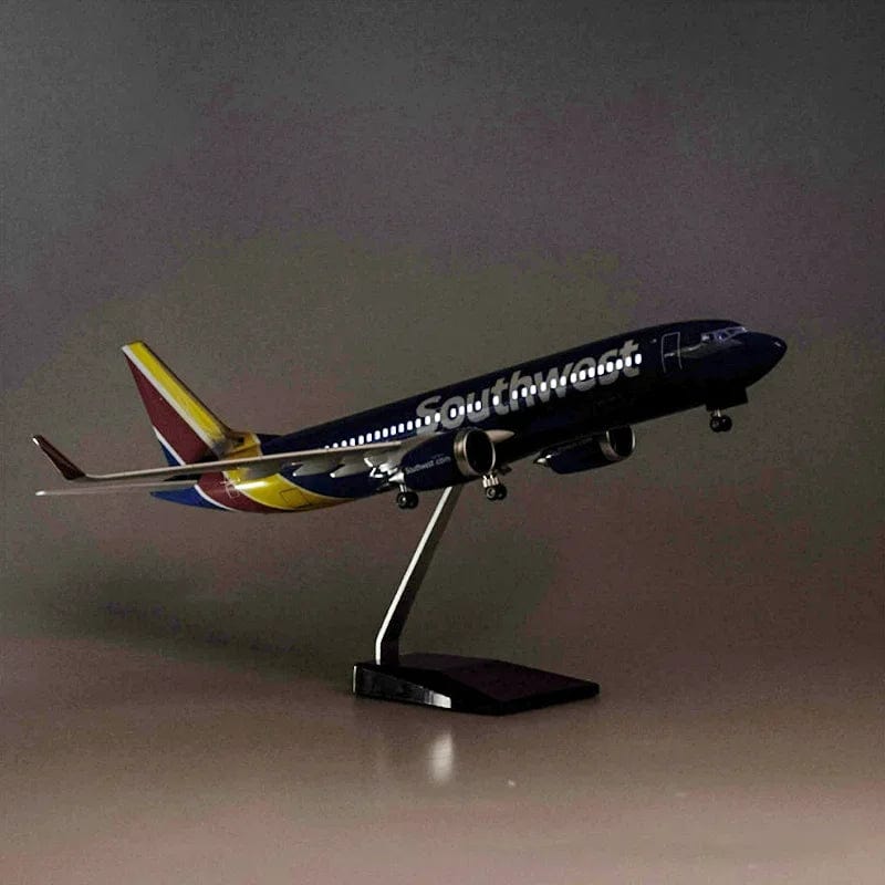 ALDO Creative Arts Collectibles Scale Model With Lights Southwest Airlines Boeing 737-700 B737-700 Model Aircraft With Landing Gears and LED Lights