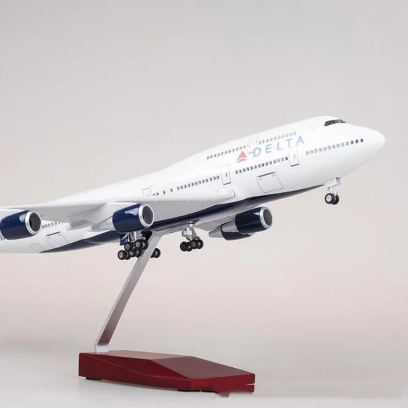 ALDO Creative Arts Collectibles Scale Model Without Lights Delta Airlines Boeing 747 B747 Model Aircraft With Landing Gears and LED Lights