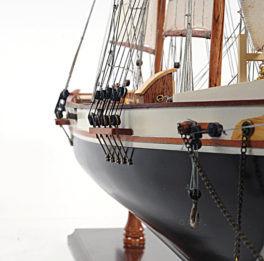 ALDO > Hobbies & Creative Arts> Collectibles> Scale Model Harvey Baltimore Clipper Painted Tall Ship Large Wood Model Boat Assembled