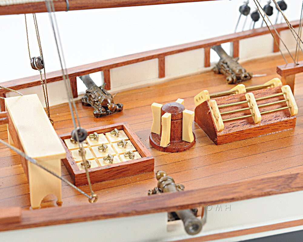ALDO > Hobbies & Creative Arts> Collectibles> Scale Model Harvey Baltimore Clipper Painted Tall Ship Large Wood Model Boat Assembled