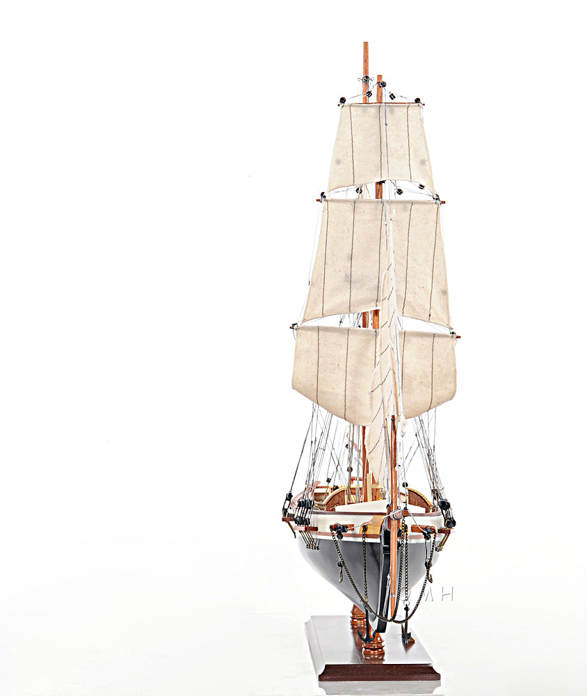 ALDO > Hobbies & Creative Arts> Collectibles> Scale Model Harvey Baltimore Clipper Painted Tall Ship Large Wood Model Boat Assembled