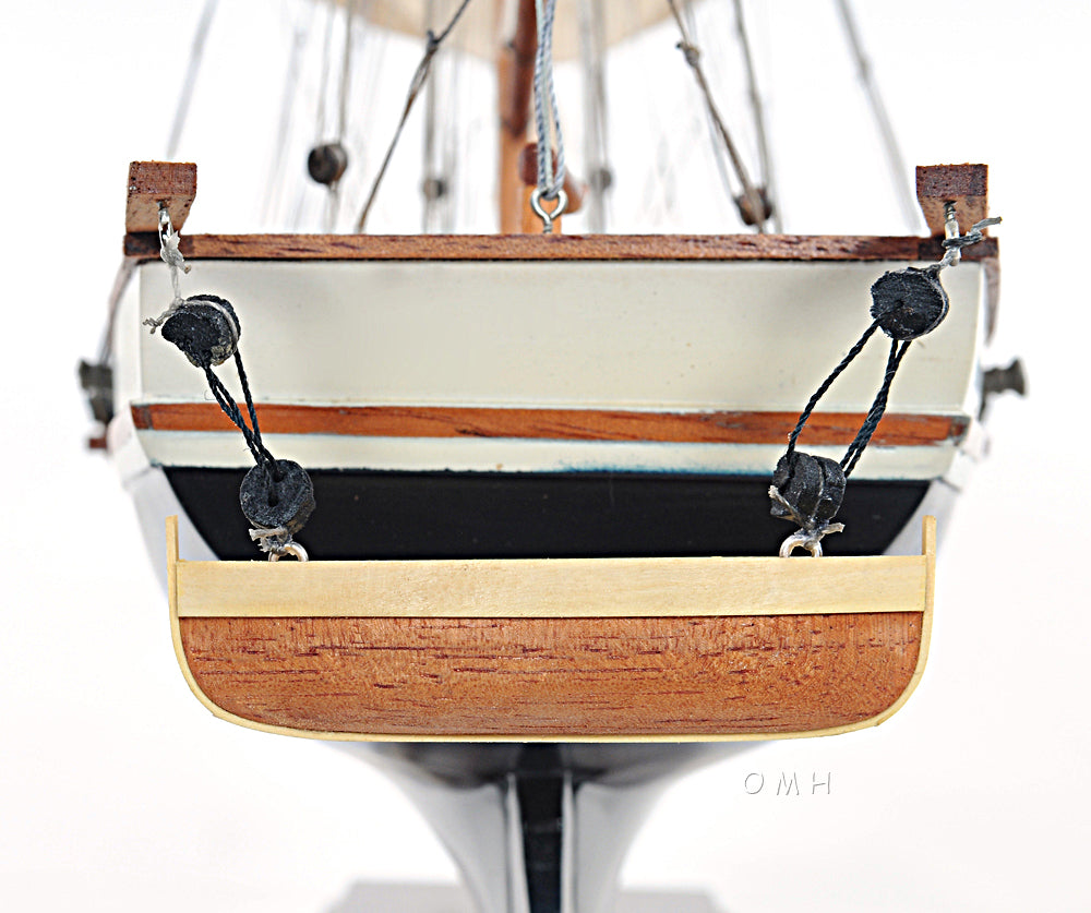 ALDO > Hobbies & Creative Arts> Collectibles> Scale Model Harvey Baltimore Clipper Painted Tall Ship Large Wood Model Boat Assembled