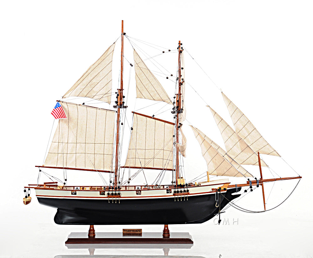 ALDO > Hobbies & Creative Arts> Collectibles> Scale Model Harvey Baltimore Clipper Painted Tall Ship Large Wood Model Boat Assembled