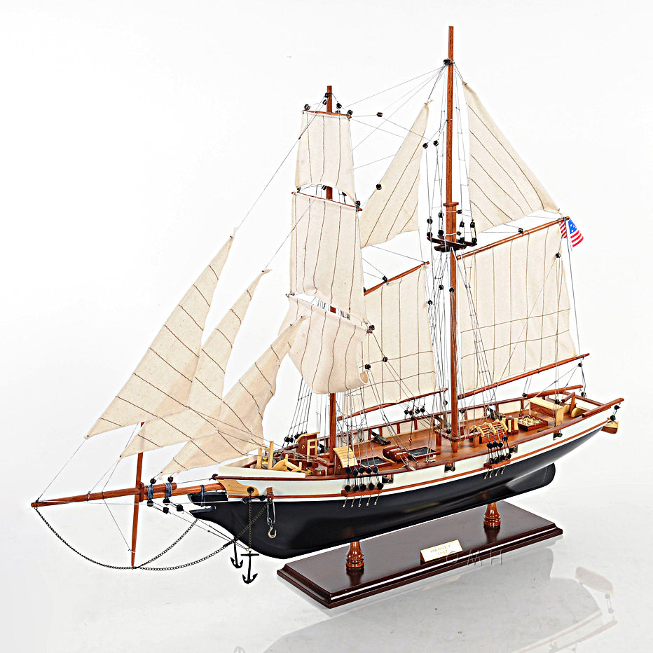 ALDO > Hobbies & Creative Arts> Collectibles> Scale Model Harvey Baltimore Clipper Painted Tall Ship Large Wood Model Boat Assembled