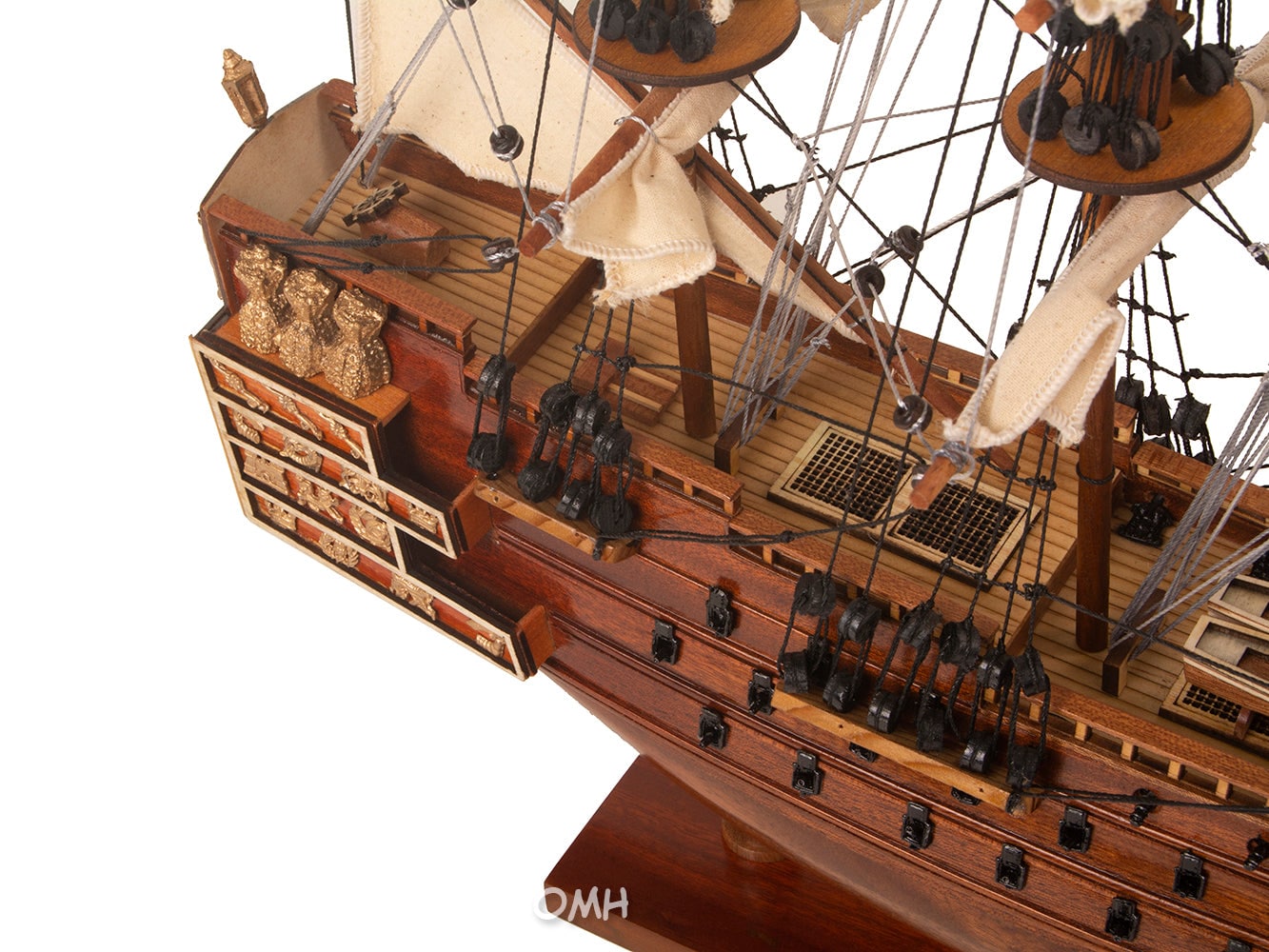 Aldo Hobbies & Creative Arts> Collectibles> Scale Model HMS Sovereign Of The Seas Tall Ship Small Wood Model Sailboat Assembled