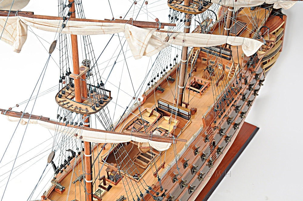 Aldo Hobbies & Creative Arts> Collectibles> Scale Model HMS Victory Xtract Large Tallship Wood Model Sailboat Assembled With Display Case XL No Glass