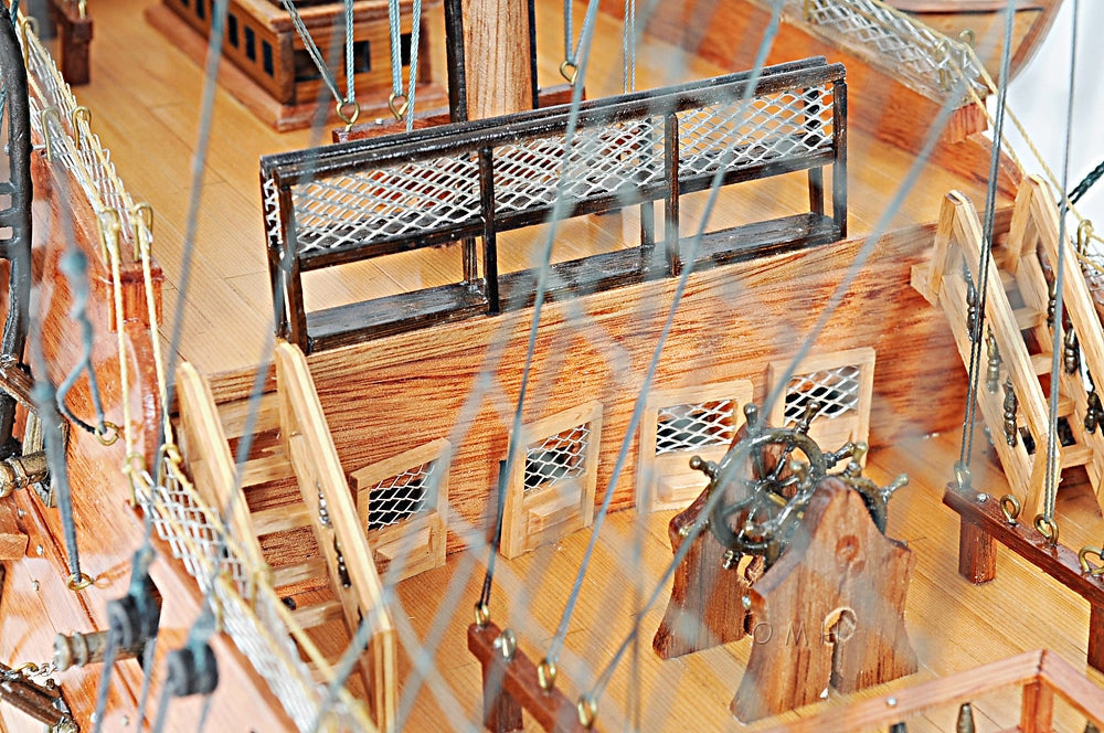 Aldo Hobbies & Creative Arts> Collectibles> Scale Model HMS Victory Xtract Large Tallship Wood Model Sailboat Assembled With Display Case XL No Glass
