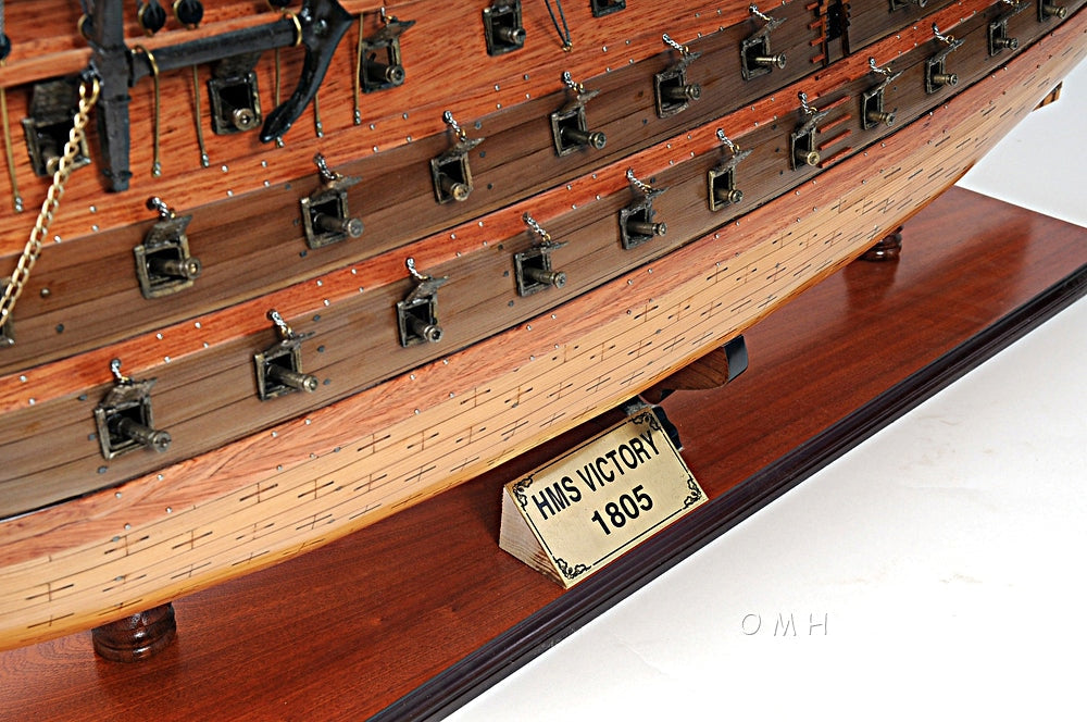 Aldo Hobbies & Creative Arts> Collectibles> Scale Model HMS Victory Xtract Large Tallship Wood Model Sailboat Assembled With Display Case XL No Glass