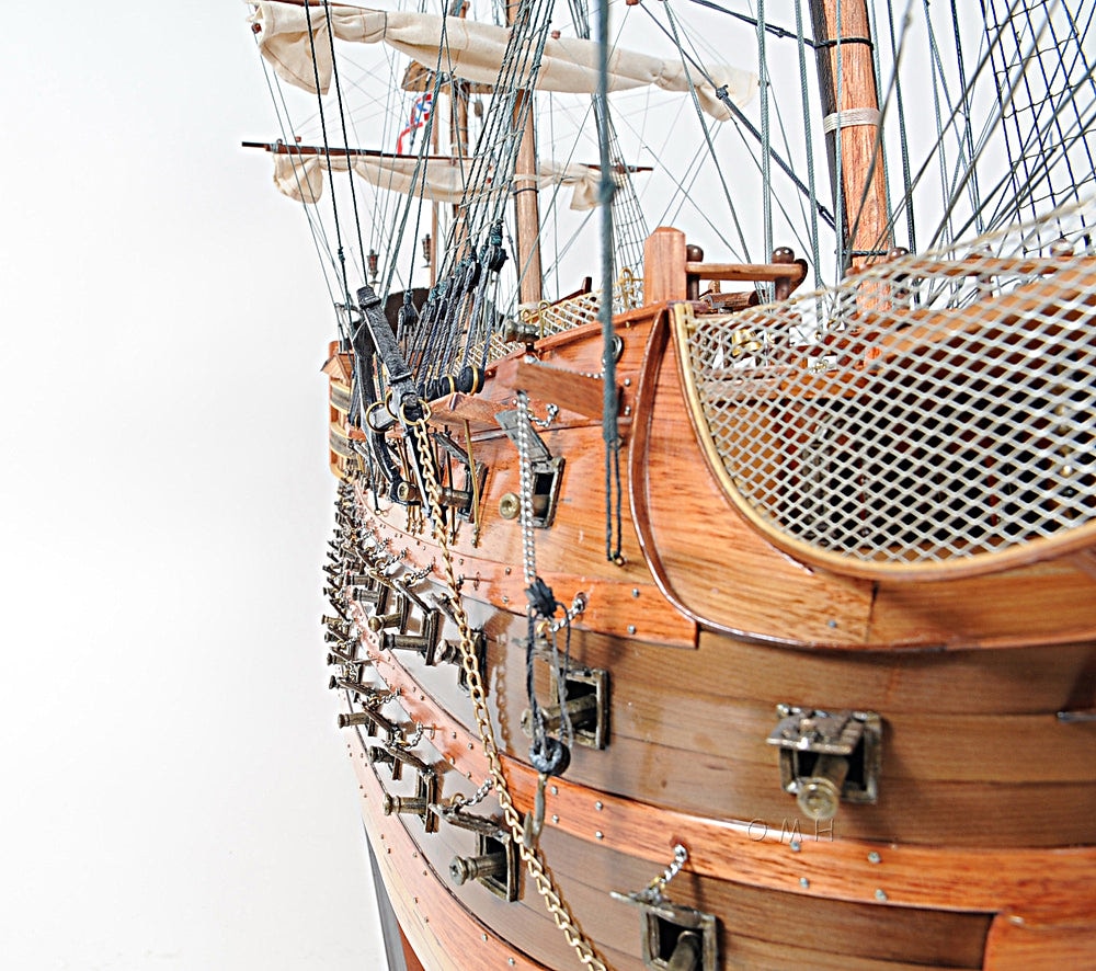 Aldo Hobbies & Creative Arts> Collectibles> Scale Model HMS Victory Xtract Large Tallship Wood Model Sailboat Assembled With Display Case XL No Glass