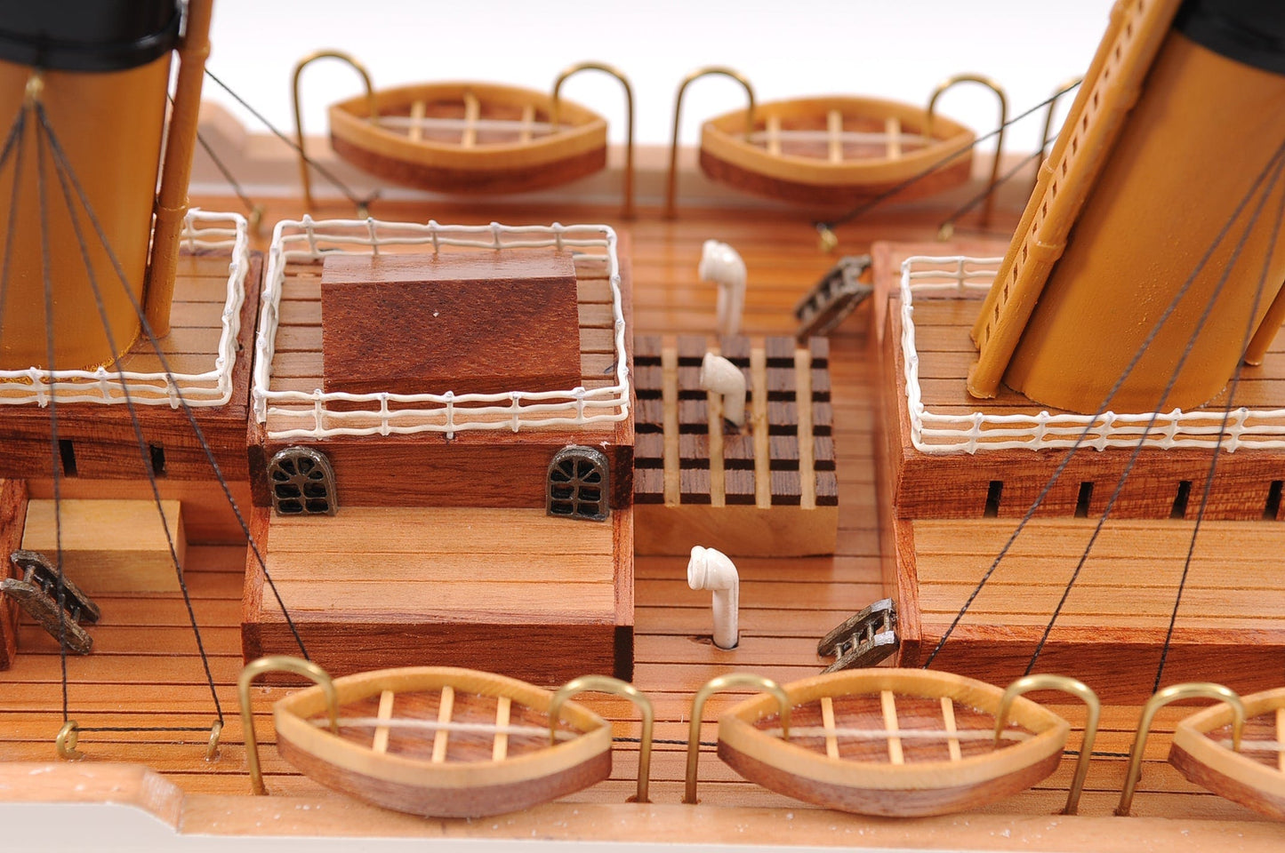 ALDO Hobbies & Creative Arts> Collectibles> Scale Model L: 40 W: 4.5 H: 14 Inches / NEW / Wood RMS Titanic Painted Large Passenger Ship Ocean Liner Wood Model Assembled