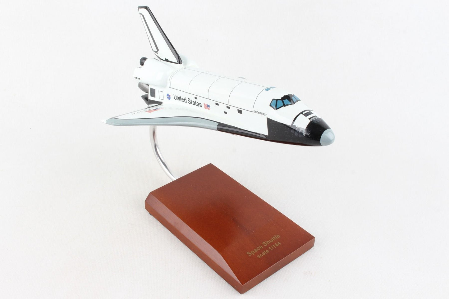 ALDO Hobbies & Creative Arts> Collectibles> Scale Model NASA Space Shuttle Endeavour Orbiter Wood Model Space Craft