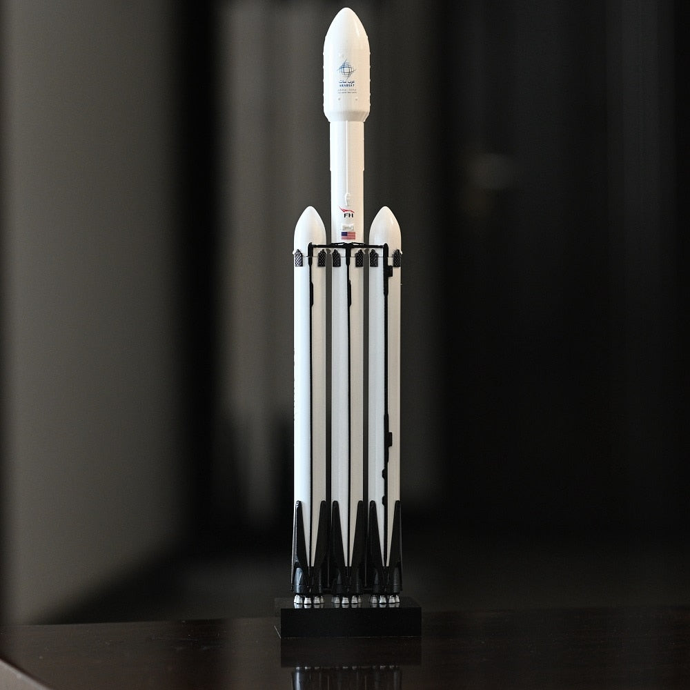 ALDO > Hobbies & Creative Arts> Collectibles> Scale Model NASA Space X Model Rocket Falcon Super Heavy Spacecraft Model Desk Top Display.