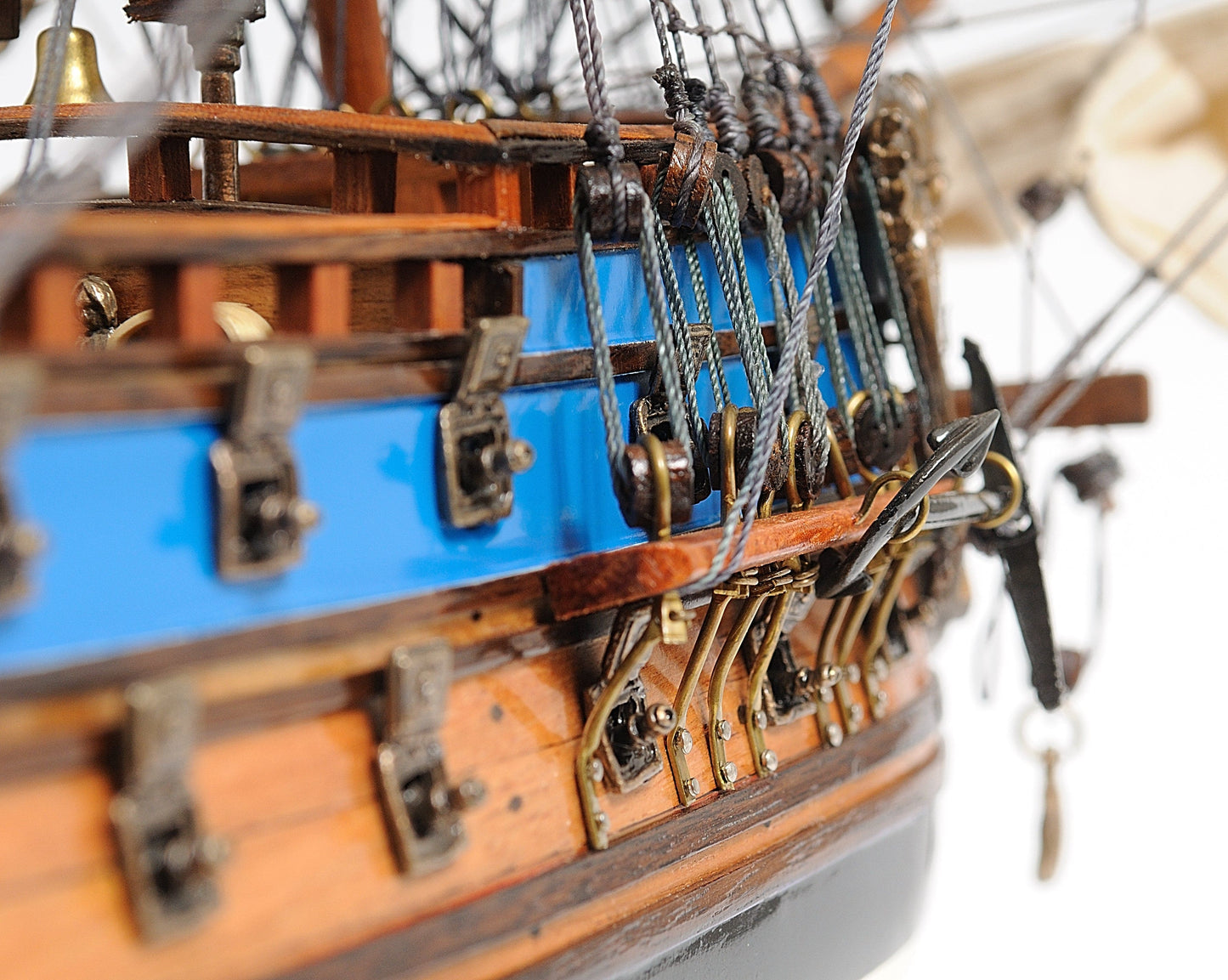 Aldo Hobbies & Creative Arts> Collectibles> Scale Model new / Wood / L: 22 W: 7.5 H: 21.5 Inches Peter the Great Flagship Tallship Providence of God Goto Predestination Excusive Edition Small Wood Model Sailboat Assembled