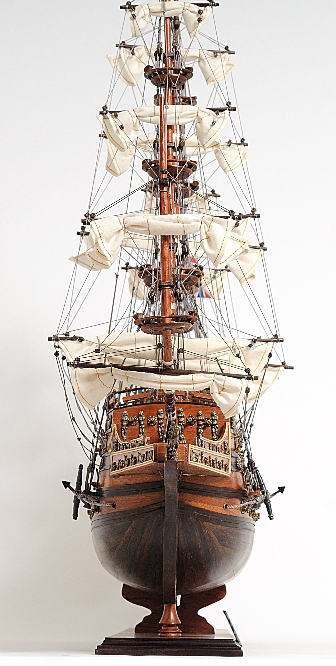 Aldo Hobbies & Creative Arts> Collectibles> Scale Model new / Wood / L: 29 W: 9 H: 27 Inches HMS Sovereign Of The Seas British Royal Navy Tall Ship Medium E.E. Wood Model Sailboat Assembled