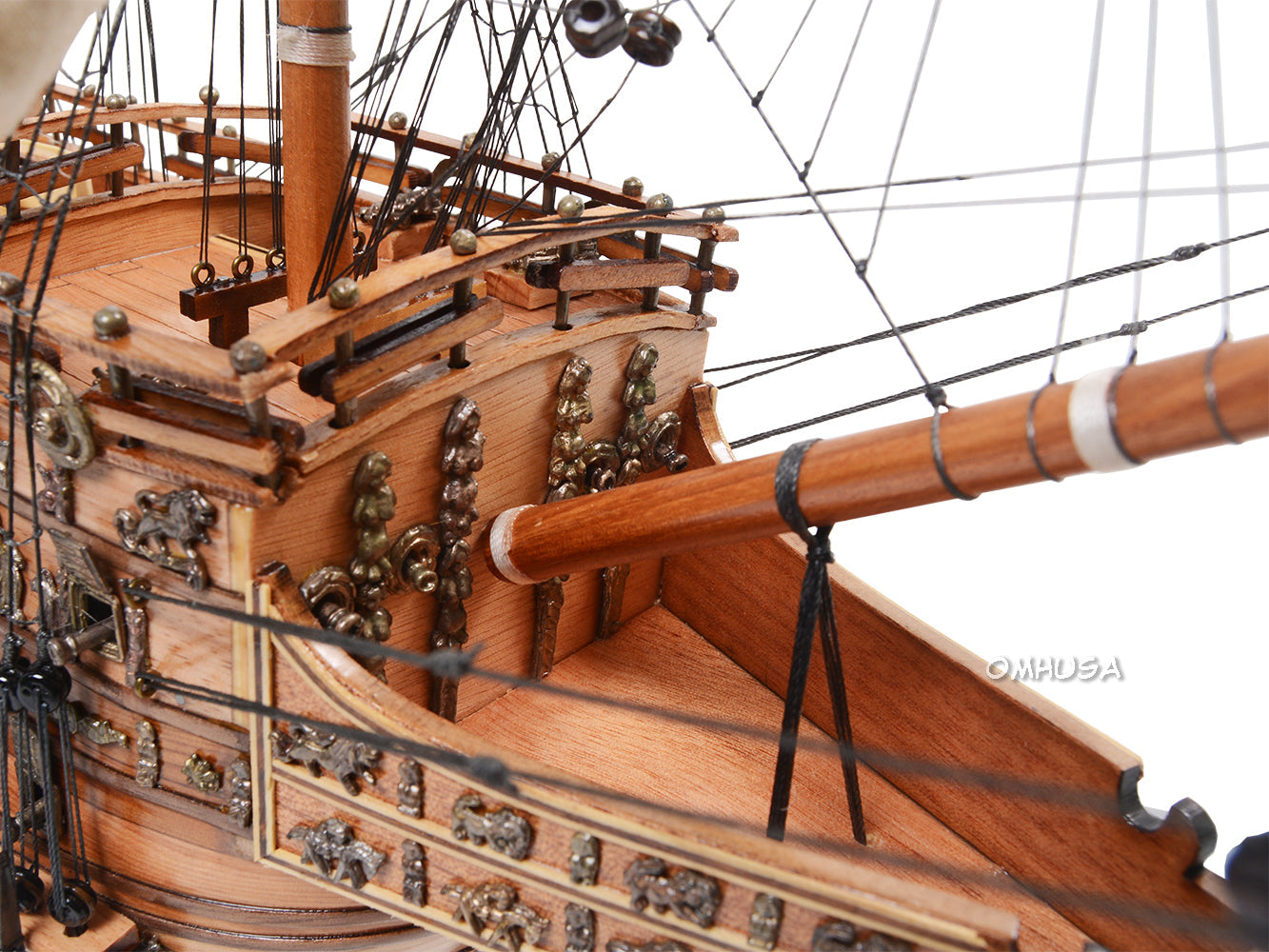 Aldo Hobbies & Creative Arts> Collectibles> Scale Model new / Wood / L: 29 W: 9 H: 27 Inches HMS Sovereign Of The Seas British Royal Navy Tall Ship Medium E.E. Wood Model Sailboat Assembled