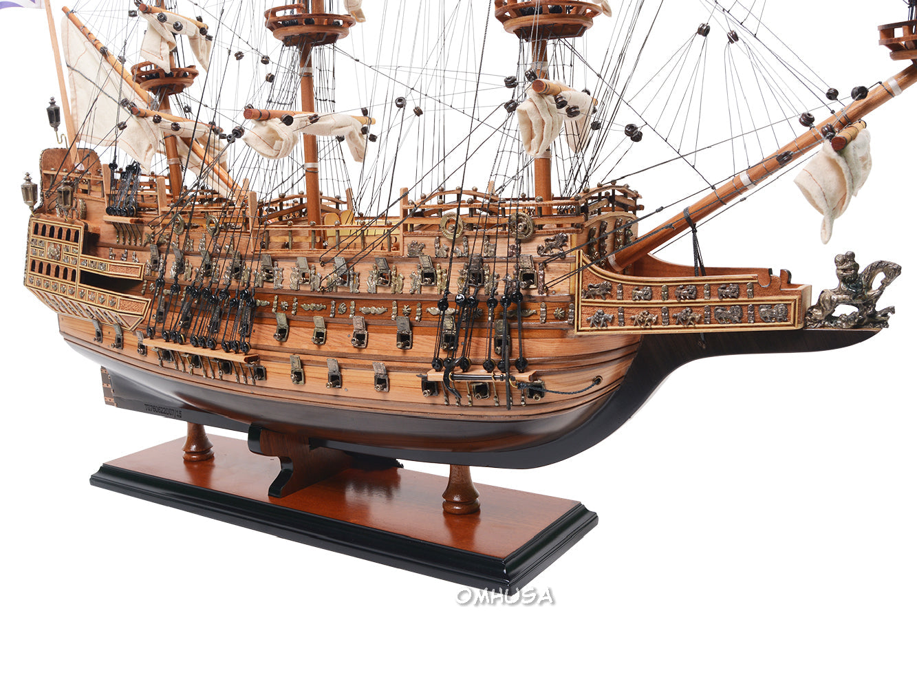 Aldo Hobbies & Creative Arts> Collectibles> Scale Model new / Wood / L: 29 W: 9 H: 27 Inches HMS Sovereign Of The Seas British Royal Navy Tall Ship Medium E.E. Wood Model Sailboat Assembled