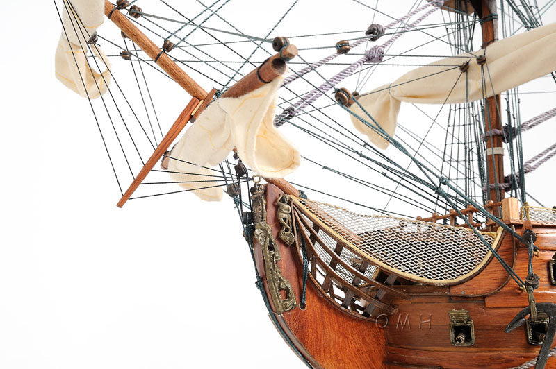 Aldo Hobbies & Creative Arts> Collectibles> Scale Model new / Wood / L: 35.4 W: 13.5 H: 29.5 Inches HMS Victory Midsize EE Tall Ship Wood Model Sailboat Assembled With Display Case Front Open and Glass