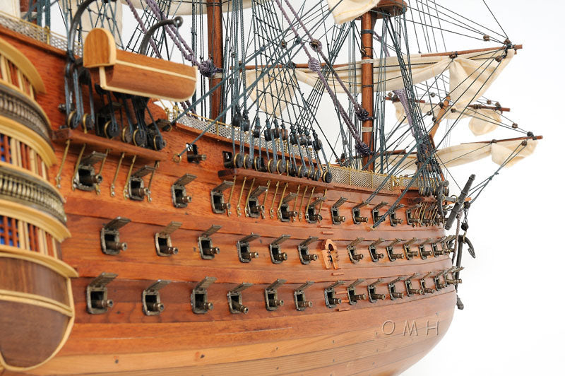 Aldo Hobbies & Creative Arts> Collectibles> Scale Model new / Wood / L: 35.4 W: 13.5 H: 29.5 Inches HMS Victory Midsize EE Tall Ship Wood Model Sailboat Assembled With Display Case Front Open and Glass