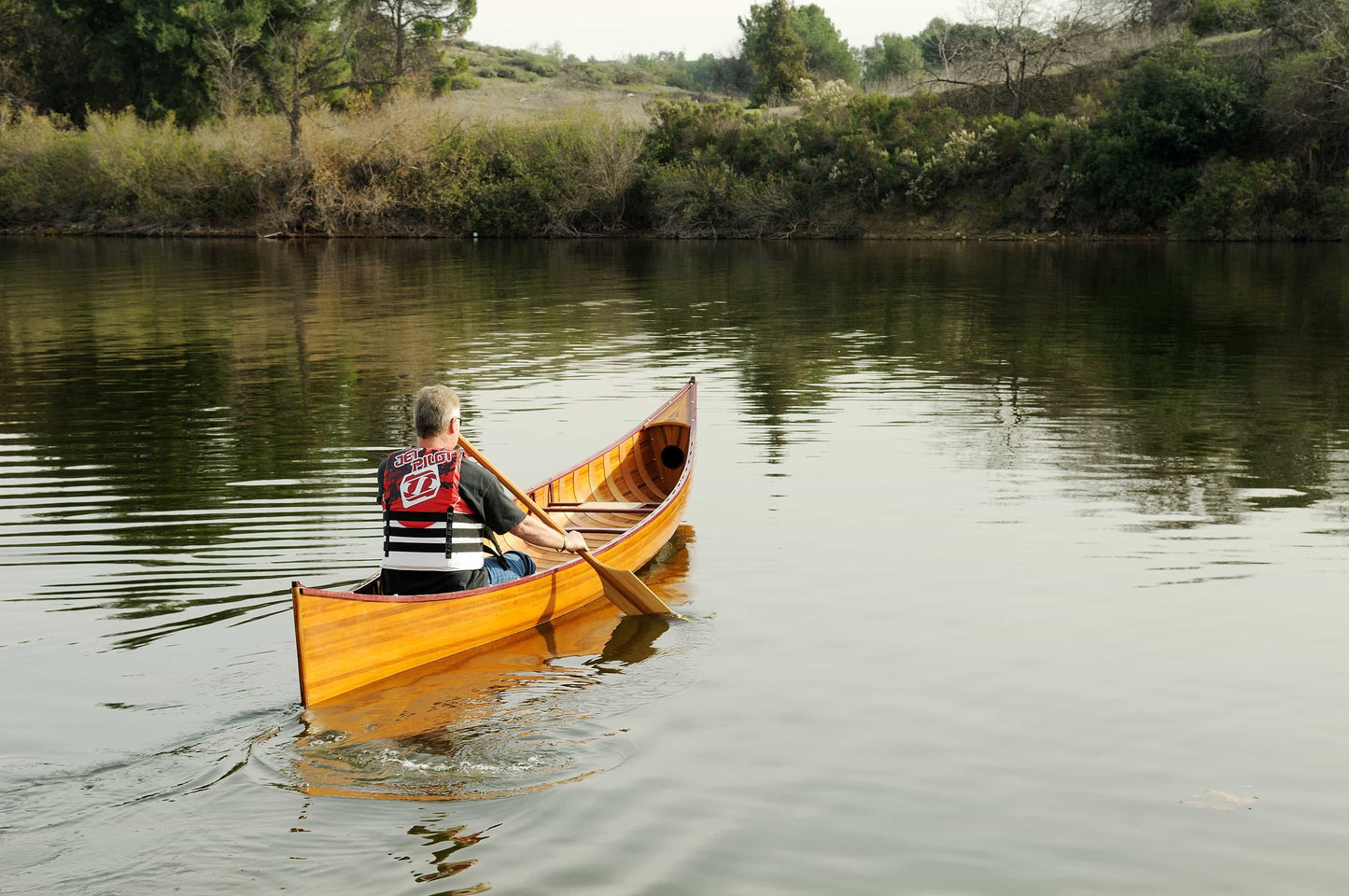 ALDO Kayaking, Canoeing & Rafting>Canoes L: 216 W: 35.5 H: 27 Inches / NEW / wood Real High Quality Canadian Cedar Canoe With Ribs18 feet