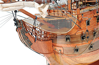 Aldo Hobbies & Creative Arts> Collectibles> Scale Model HMS Victory Xtract Large Tallship Wood Model Sailboat Assembled  With Display Case XL No Glass
