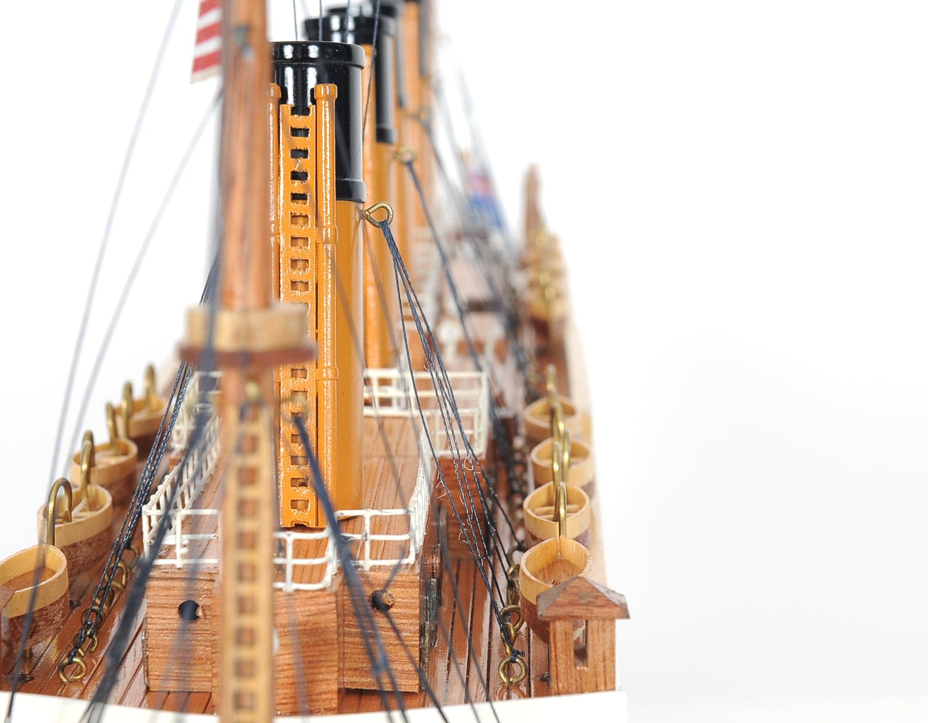ALDO Hobbies & Creative Arts> Collectibles> Scale Model L: 32 W: 4 H: 13 Inches / NEW / Wood RMS Titanic Painted  Medium With lights Passenger Ship Ocean Liner Wood Model Assembled