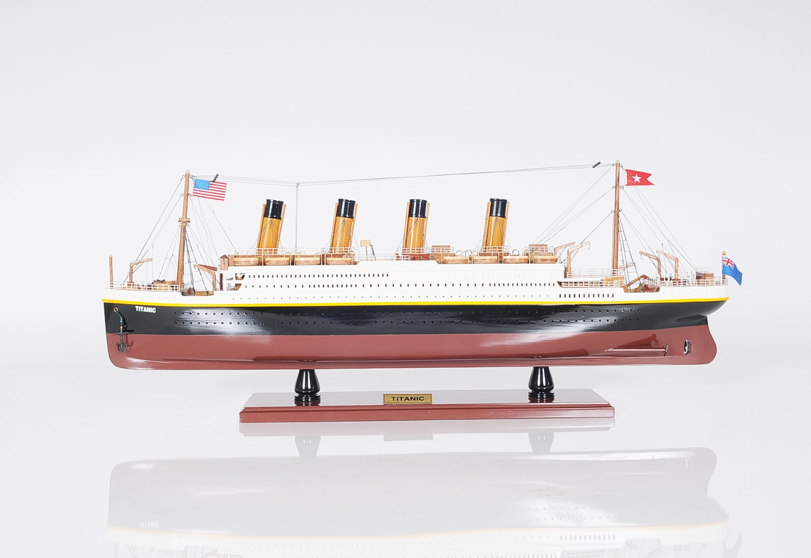 ALDO Hobbies & Creative Arts> Collectibles> Scale Model L: 32 W: 4 H: 13 Inches / NEW / Wood RMS Titanic Painted  Medium With lights Passenger Ship Ocean Liner Wood Model Assembled