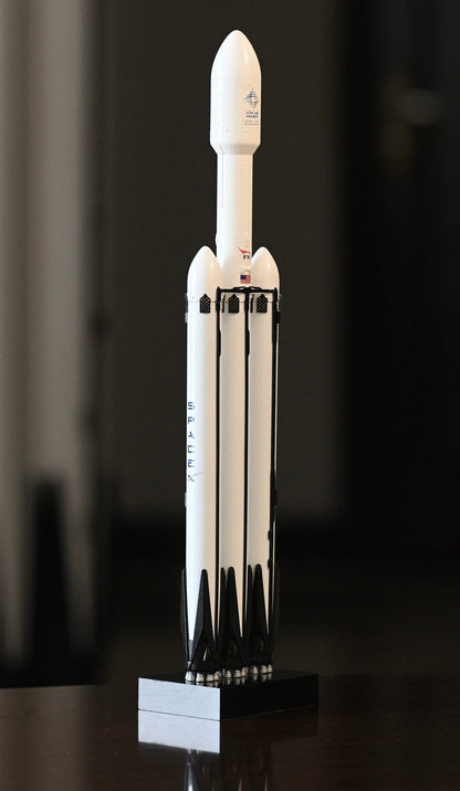 ALDO > Hobbies & Creative Arts> Collectibles> Scale Model NASA Space X Model Rocket Falcon Super Heavy Spacecraft Model Desk Top Display.