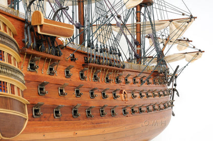 Aldo Hobbies & Creative Arts> Collectibles> Scale Model new / Wood / L: 40 W: 13.75 H: 39.25 Inches HMS Victory Midsize EE Tallship Wood Model Sailboat Assembled  With Display Case And Glass